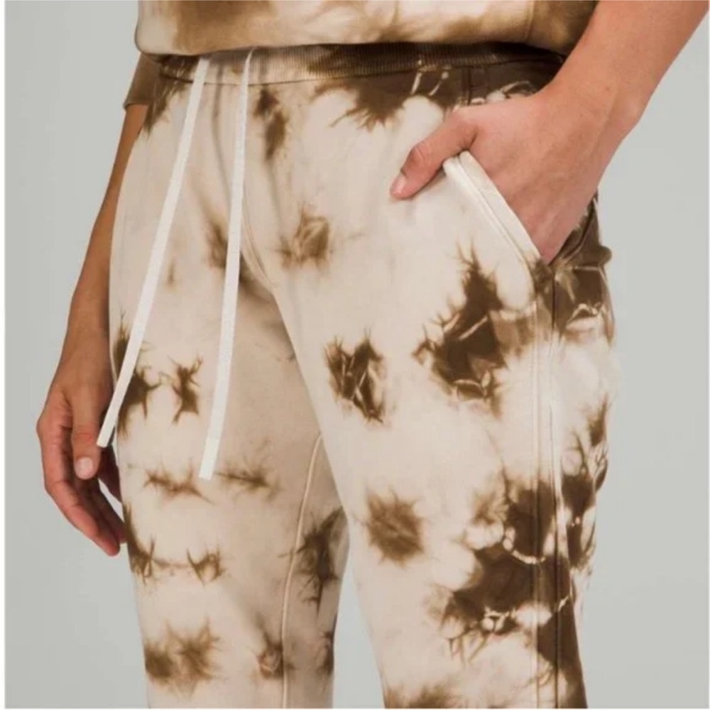 NWT Lululemon Athletica Warm Down Jogger in Earth Dye Sand Tie Dye Women’s sz 6 - Picture 2 of 12